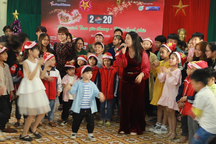 Chương trình Mottainai tổ chức Noel sớm cho trẻ em mồ côi Hà Cầu - Ảnh 6.