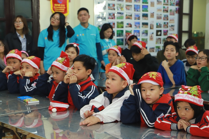 Chương trình Mottainai tổ chức Noel sớm cho trẻ em mồ côi Hà Cầu - Ảnh 2.