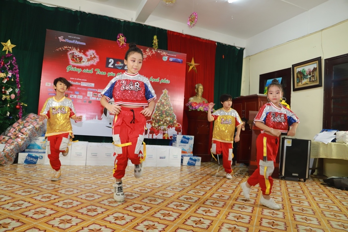 Chương trình Mottainai tổ chức Noel sớm cho trẻ em mồ côi Hà Cầu - Ảnh 5.