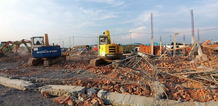 Các nạn nhân tử vong trong vụ sập công trình xây dựng tại KCN Giang Điền đã được gia đình đưa về quê an táng - Ảnh 1.