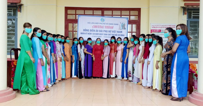 Hơn 8.000 phụ nữ vùng cao nguyên đất đỏ thướt tha tà áo dài Việt - Ảnh 8.