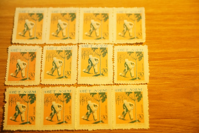 Lạ kỳ về những chiếc tem thư nhỏ lại biết kể chuyện Bác Hồ - Ảnh 3.