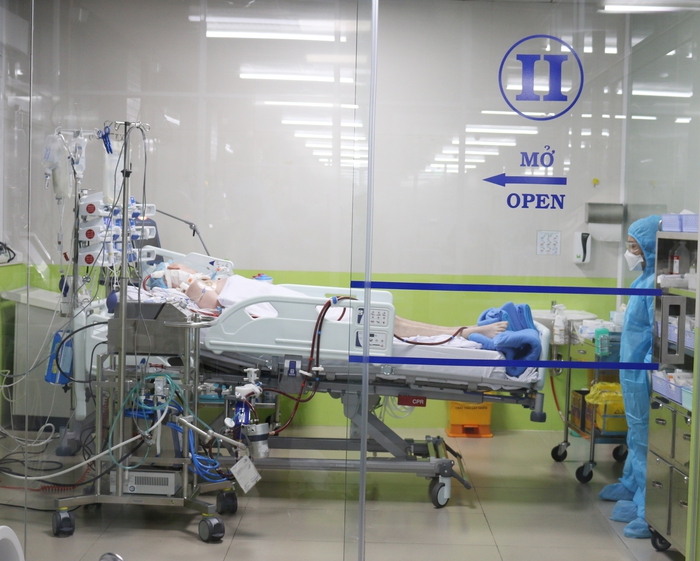 Bệnh viện Chợ Rẫy huy động toàn lực để cứu chữa cho bệnh nhân 91 - Ảnh 1.