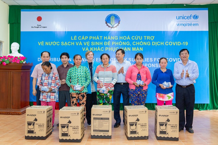 UNICEF cứu trợ phòng chống dịch Covid-19 cho hơn 340.000 người tại Việt Nam - Ảnh 1.