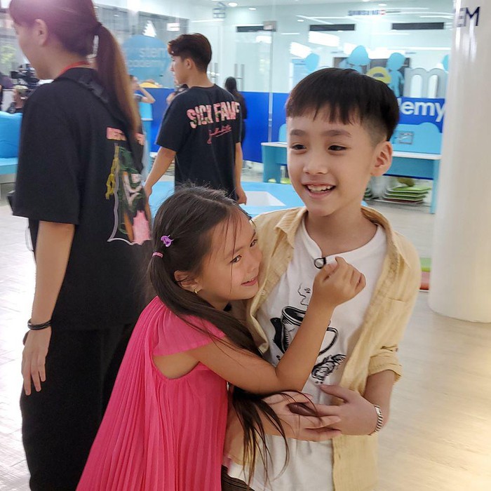 Cặp nhóc tỳ hot nhất showbiz Việt vì tình cảm và dễ thương, dân tình muốn bố mẹ tác thành - Ảnh 6.