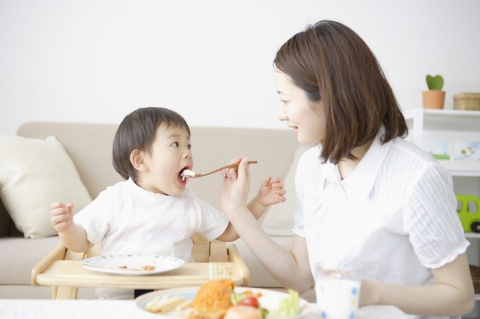 Chế độ ăn tốt nhất cho trẻ để tránh bị suy dinh dưỡng, cha mẹ nên nhớ - Ảnh 3.