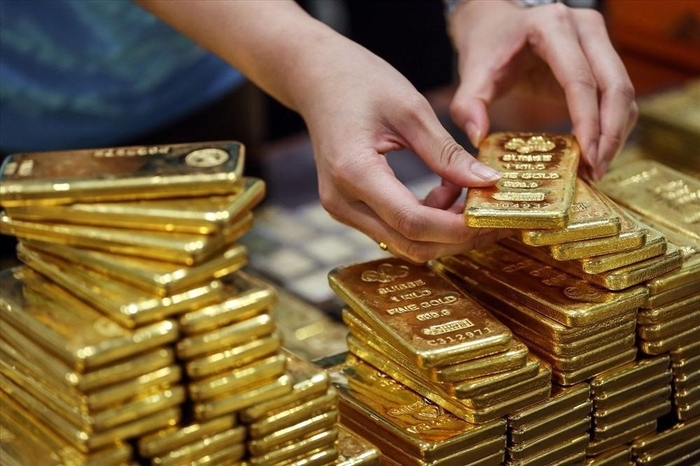 Vàng trồi sụt ngay phiên đầu tuần, chuyên gia dự báo vàng có thể vượt ngưỡng 2.000 USD/Ounce - Ảnh 1.