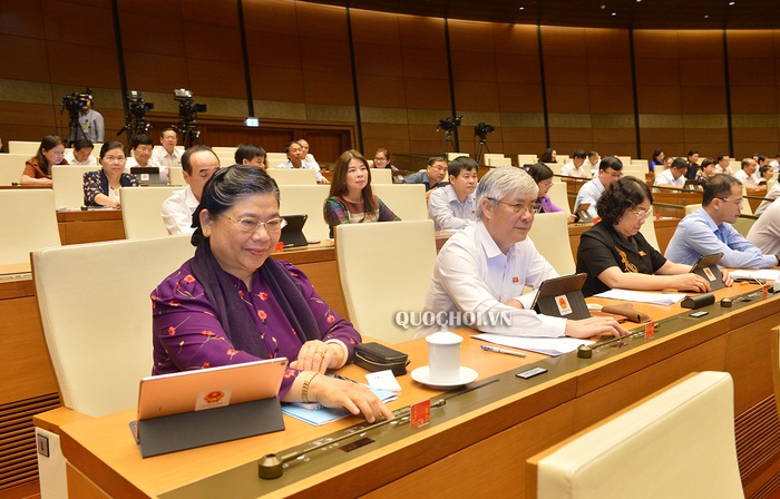 Quốc hội tăng quyền hạn thu chi tài chính cho thành phố Hà Nội - Ảnh 1.