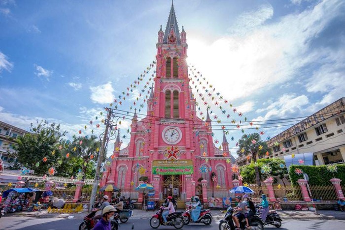 Một biểu tượng Sài Gòn lọt vào những điểm đến màu hồng đẹp nhất do báo Mỹ bình chọn - Ảnh 1.