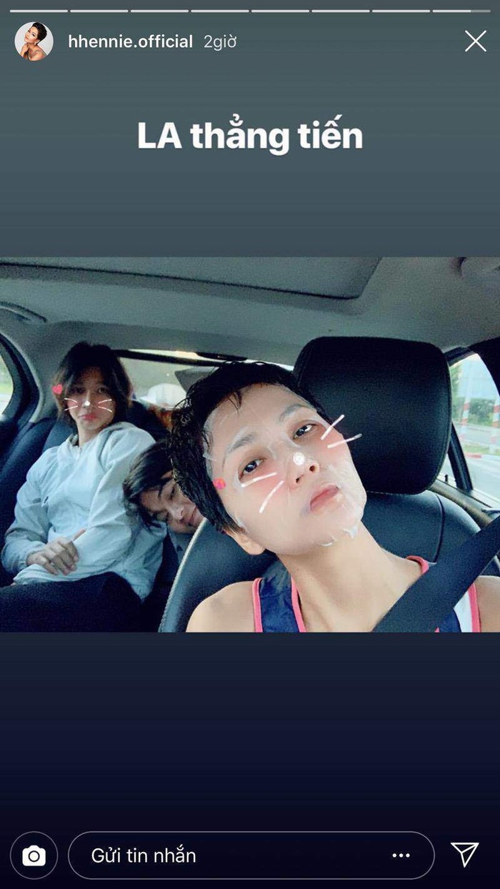 Bận rộn chăm con, Ốc Thanh Vân, Thanh Hương đắp mặt nạ dưỡng da khi lái xe - Ảnh 12.