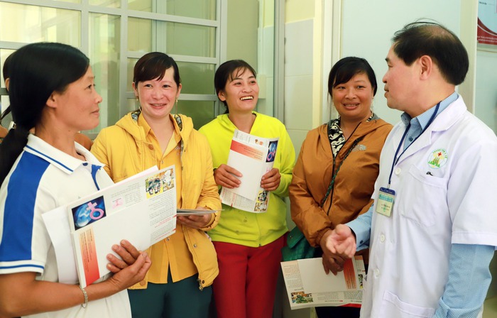 Mô hình 2 trong 1 giúp phụ nữ vùng cao Lâm Đồng biết chăm sóc sức khỏe sinh sản và thoát nghèo - Ảnh 6.
