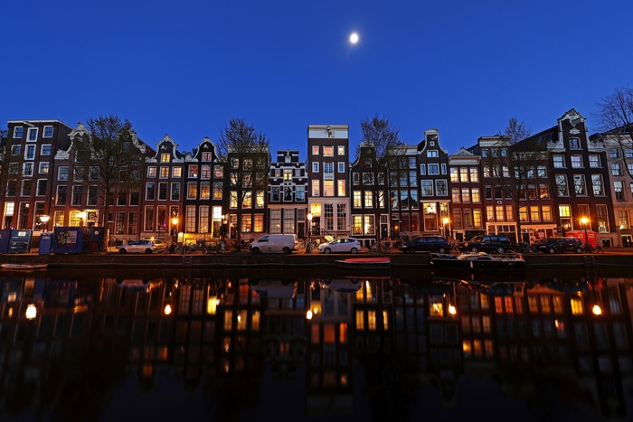 Ngành mại dâm ế ẩm sau dịch Covid-19, Amsterdam theo đuổi du lịch “sạch” - Ảnh 2.