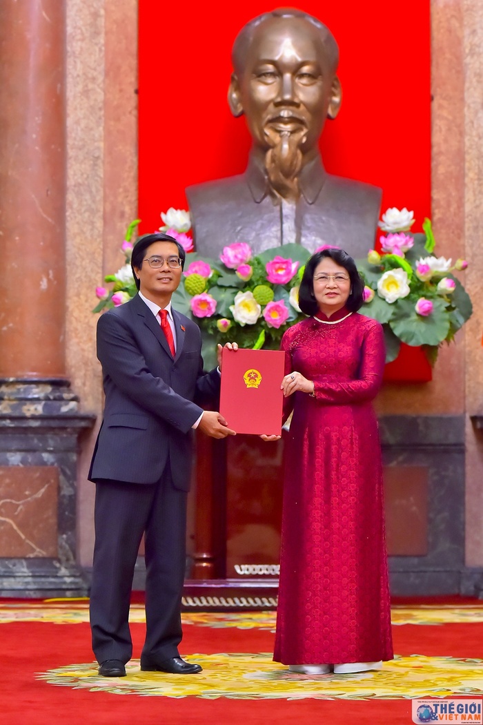 Trao quyết định bổ nhiệm Đại sứ Việt Nam tại nước ngoài nhiệm kỳ 2020-2023 lần thứ nhất - Ảnh 8.