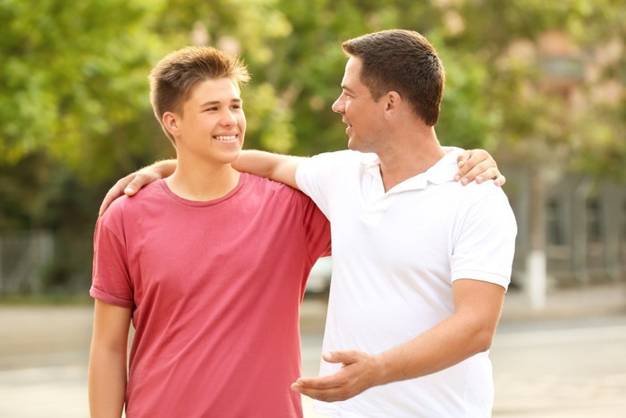 Giúp con tuổi teen trò chuyện cởi mở hơn với 9 mẹo đơn giản - Ảnh 4.