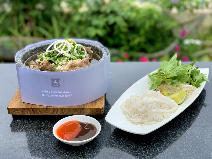 Khách sạn Grand Saigon giới thiệu các món ăn đặc sản địa phương - Ảnh 2.
