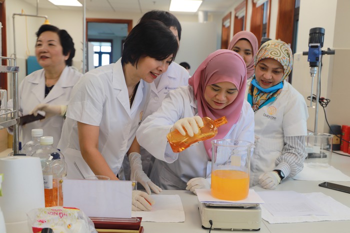 Phụ nữ ASEAN tìm hiểu về các sản phẩm chăm sóc sức khỏe từ thảo dược của Việt Nam - Ảnh 6.
