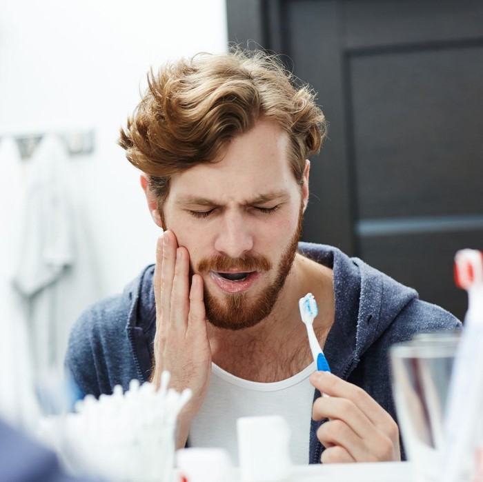 7 mẹo làm giảm cơn đau răng tại nhà trước khi tìm đến nha sĩ - Ảnh 2.