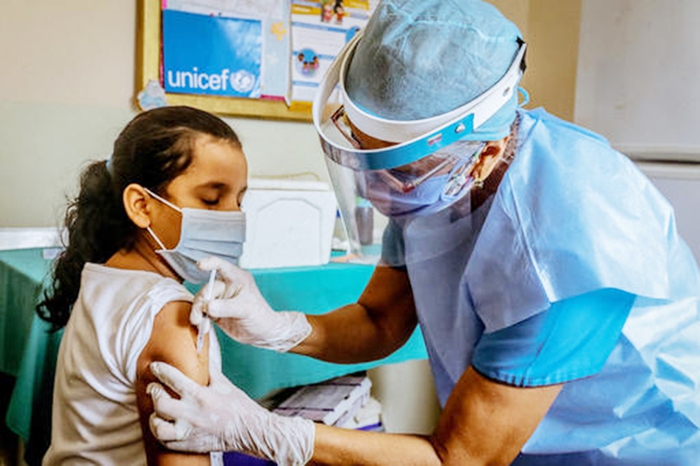 UNICEF: Báo động việc tiêm chủng cho trẻ em giảm xuống trong dịch COVID-19 - Ảnh 1.