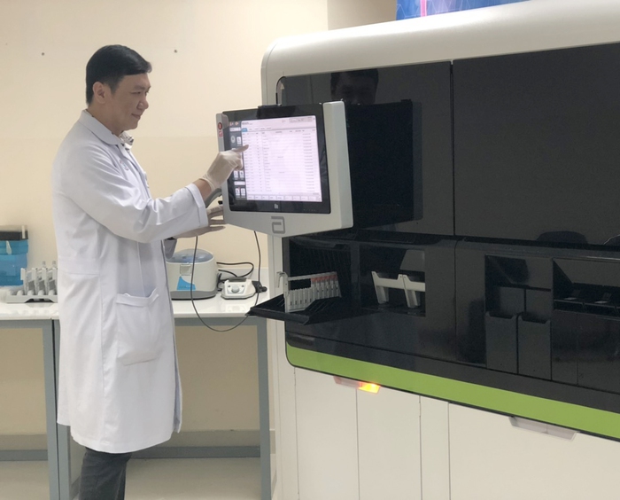 Hệ thống xét nghiệm chẩn đoán bằng sinh học phân tử hiện đại lần đầu triển khai tại Việt Nam - Ảnh 1.