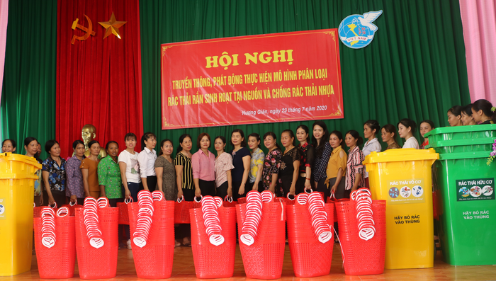 Bắc Giang làm điểm về vận động phụ nữ phân loại rác tại nguồn và chống rác thải nhựa - Ảnh 1.