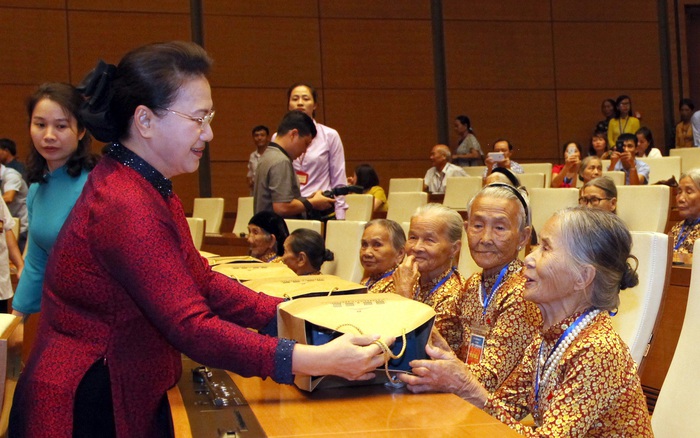 Hình ảnh người mẹ Việt Nam anh hùng đã trở thành tượng đài vĩ đại ...