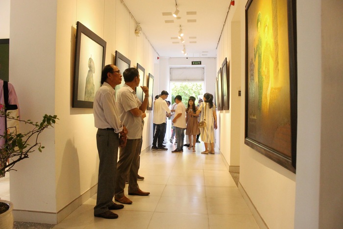 Họa sĩ Lương Giang tham dự triển lãm “Thời gian” của họa sĩ Lê Văn Nhường - Ảnh 4.