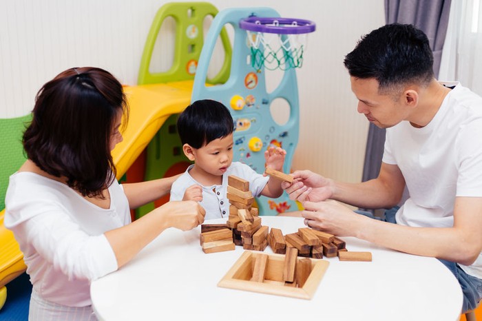Những lợi ích đáng ngạc nhiên khi trẻ không có quá nhiều đồ chơi - Ảnh 4.