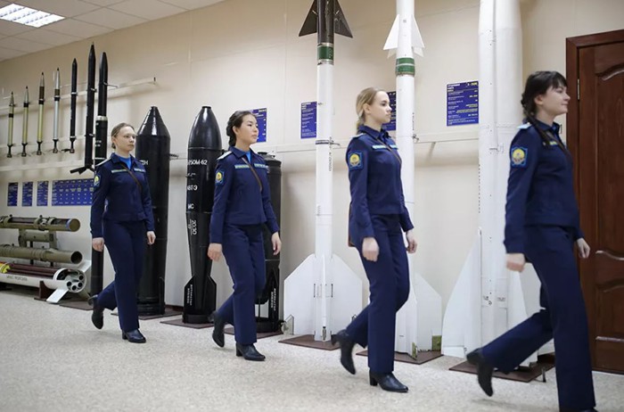 Yêu bầu trời: Các nữ phi công Nga chuẩn bị cho những chuyến bay trong tương lai - Ảnh 8.