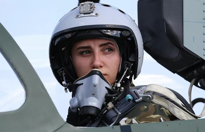 Yêu bầu trời: Các nữ phi công Nga chuẩn bị cho những chuyến bay trong tương lai - Ảnh 9.