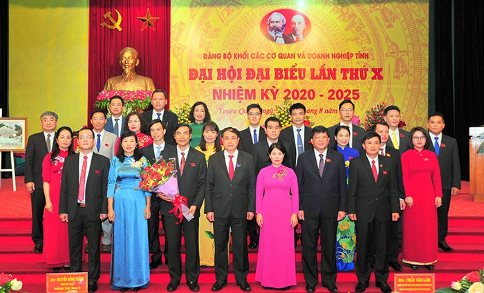 Tuyên Quang: Bầu một Phó Bí thư Đảng ủy khối các cơ quan, doanh nghiệp tỉnh là nữ - Ảnh 1.