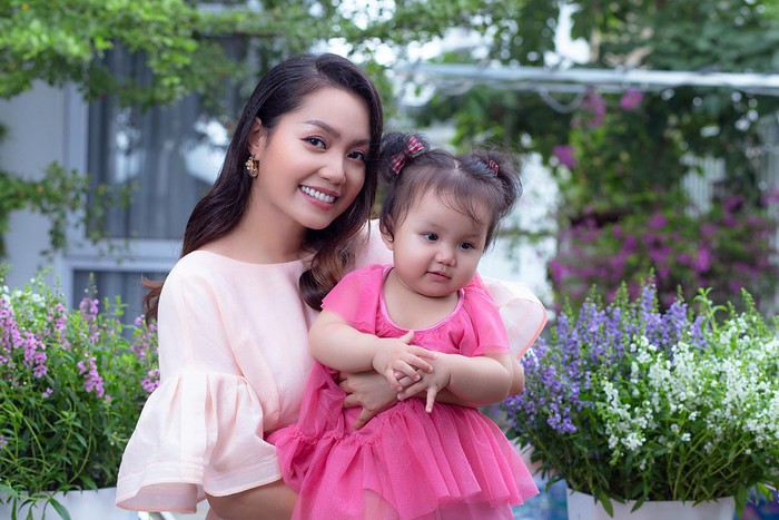 Ca sĩ Nguyễn Ngọc Anh lần đầu khoe con gái 1 tuổi - Ảnh 5.