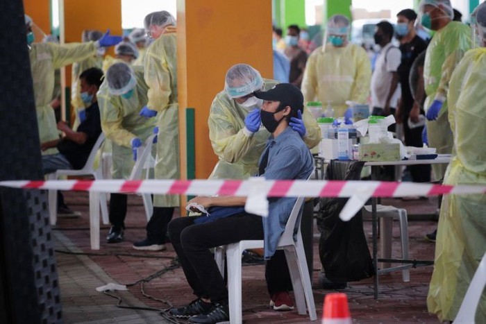 Singapore đứng đầu tỷ lệ xét nghiệm virus tại Đông Nam Á với hơn 1 triệu ca xét nghiệm  - Ảnh 2.