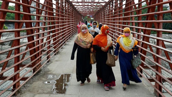 Bangladesh “biến” các nữ công nhân may thành những nhà lãnh đạo - Ảnh 1. Bangladesh “biến” các nữ công nhân may thành những nhà lãnh đạo - Ảnh 1.