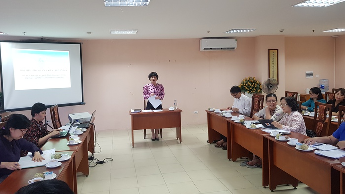 Bà Nguyễn Thanh Cầm - Trưởng ban Chính sách Luật pháp phát biểu đề dẫn Hội thảo.