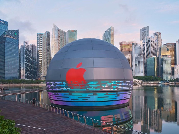 Apple sắp khai trương cửa hàng đầu tiên trên thế giới nằm trên mặt nước  - Ảnh 1.