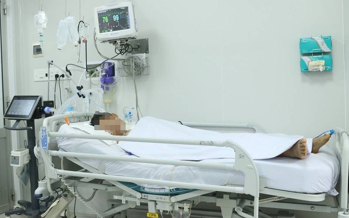 Bệnh nhân ở Vũng Tàu bị ngộ độc sau khi ăn pate Minh Chay đã mở mắt, há miệng
