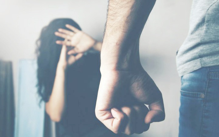 Hình ảnh về Domestic violence sẽ giúp bạn hiểu hơn về vấn đề này và cách giải quyết nó. Chúng ta sẽ tìm hiểu về các nguyên nhân dẫn đến bạo lực gia đình và những giải pháp để tránh những tình huống khó khăn này.