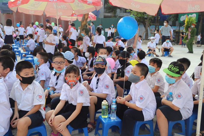 Học sinh Hà Nội đón lễ khai giảng giữa mùa Covid-19 - Ảnh 5.