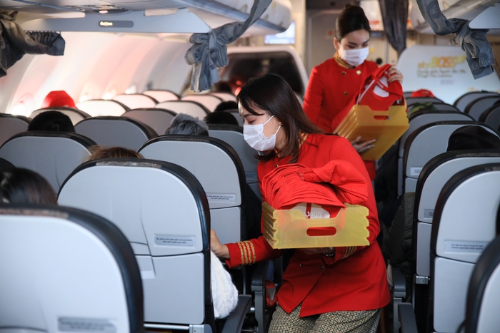 Vietjet tưng bừng đón những hành khách đầu tiên năm 2021 - Ảnh 8.