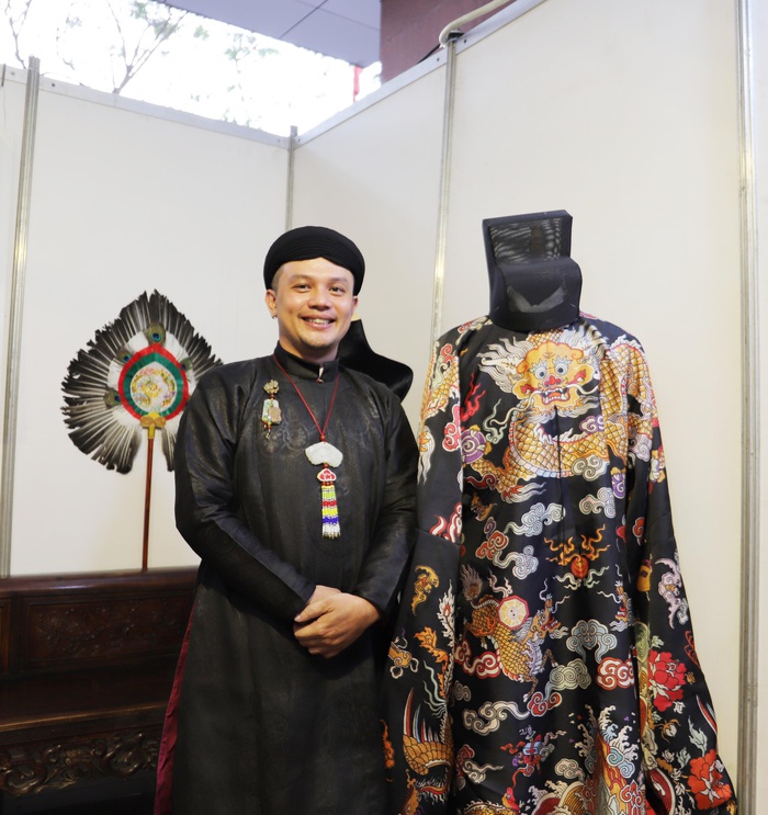 Chiêm ngưỡng những bộ áo dài cổ của phụ nữ tại Ngày hội Việt phục - Ảnh 1.