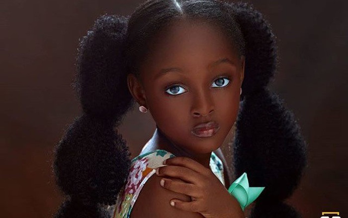 Cô bé châu Phi đẹp nhất thế giới thay đổi sau 2 năm, nhìn mẹ mới ...