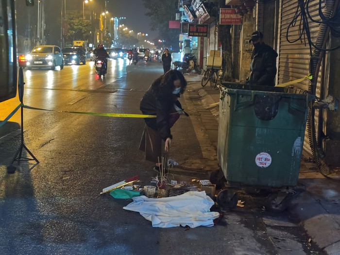Trích xuất camera truy tìm kẻ vứt bỏ thai nhi cạnh thùng rác trên đường Lê Duẩn - Ảnh 1.