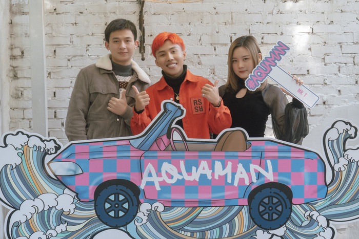 Mr.T cùng các fan trong buổi giới thiệu MV &quot;Aquaman&quot;