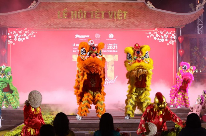 Những hình ảnh thú vị về Lễ hội Tết Việt 2021  - Ảnh 12.