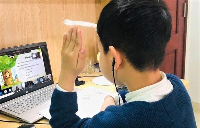 Các trường học ở Hà Nội sẽ học trực tuyến trong thời gian tạm nghỉ phòng chống Covid-19 - Ảnh 1.