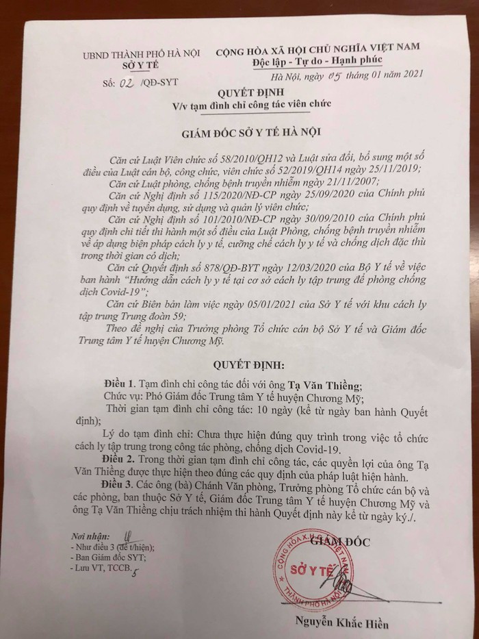 Đình chỉ Phó Giám đốc Trung tâm Y tế huyện Chương Mỹ do ký giấy về nhà cho người chưa có kết quả xét nghiệm COVID-19 - Ảnh 1.