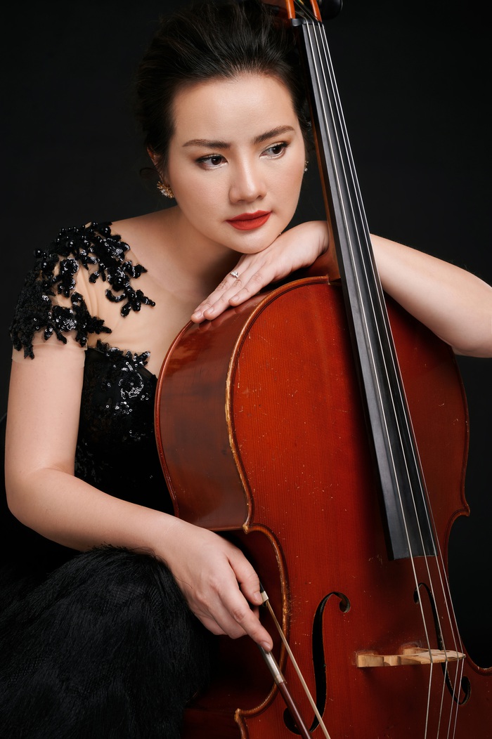Cùng với biểu diễn cello, Hà Miên từng tham gia nhiều bộ phim