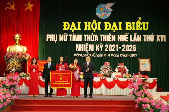 Bà Trần Thị Kim Loan tái đắc cử Chủ tịch Hội LHPN tỉnh Thừa Thiên – Huế nhiệm kỳ 2021-2026. - Ảnh 3.