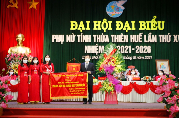 Bà Trần Thị Kim Loan tái đắc cử Chủ tịch Hội LHPN tỉnh Thừa Thiên – Huế nhiệm kỳ 2021-2026. - Ảnh 5.