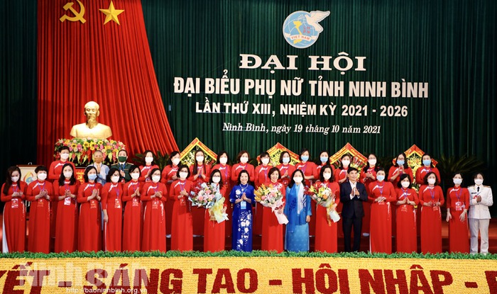 Bà Đào Thị Hòa tái đắc cử Chủ tịch Hội LHPN tỉnh Ninh Bình nhiệm kỳ 2021-2026 - Ảnh 1.